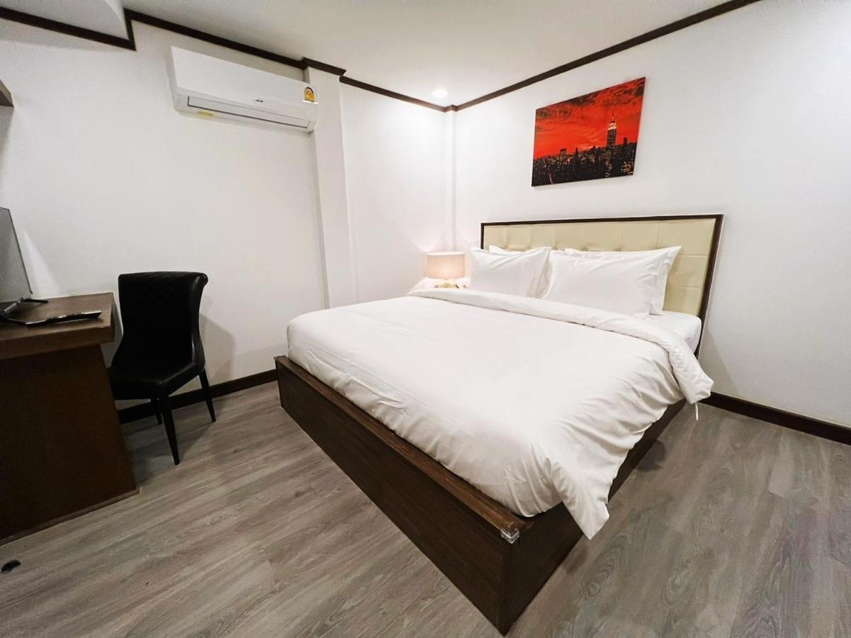 Hotel De Thaphae Chiangmai Chiang Mai Esterno foto