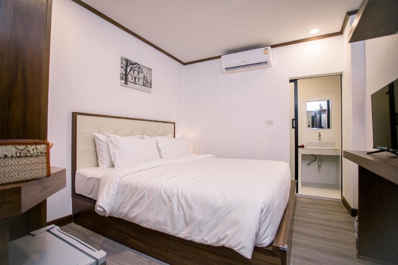 Hotel De Thaphae Chiangmai Chiang Mai Esterno foto