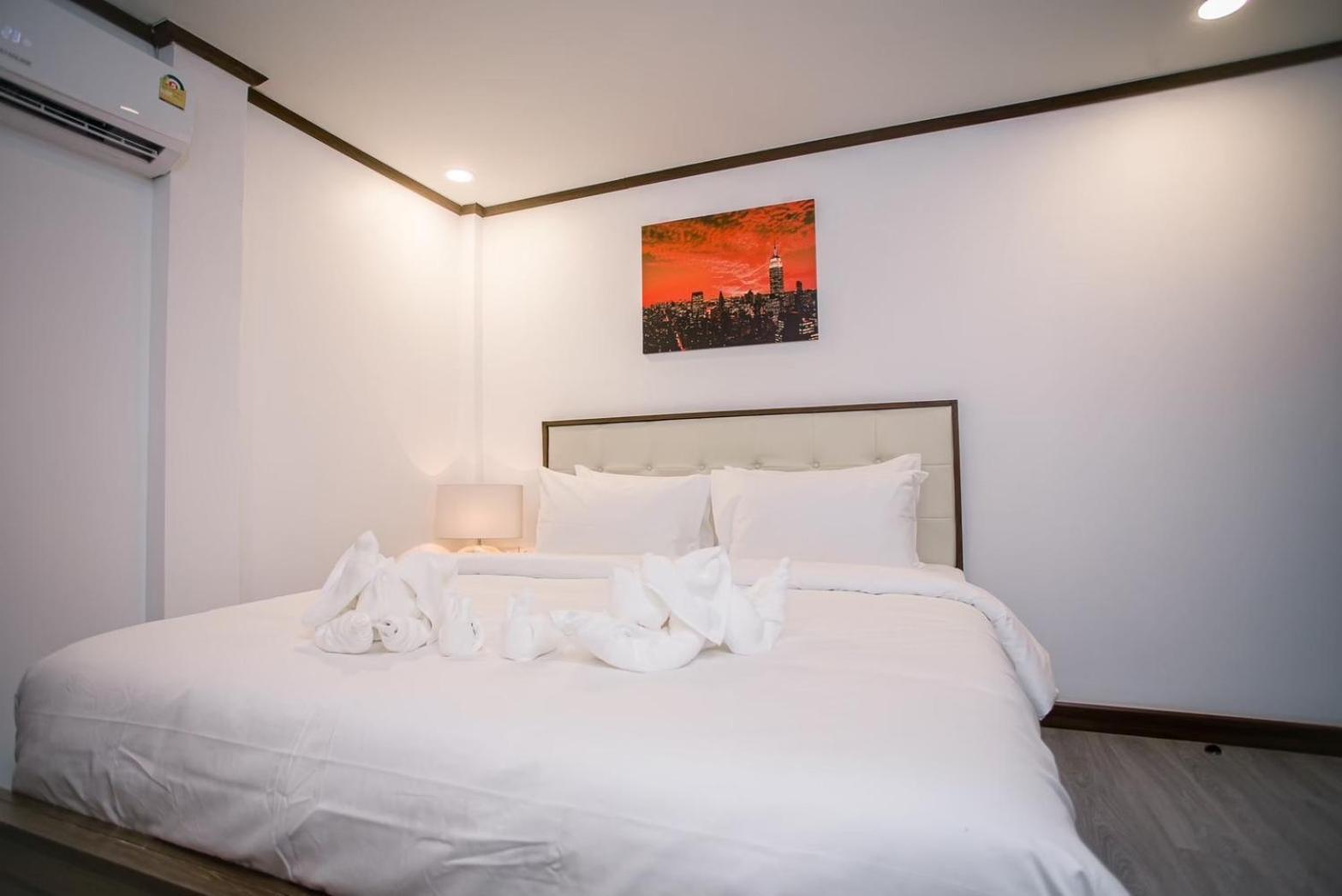 Hotel De Thaphae Chiangmai Chiang Mai Esterno foto
